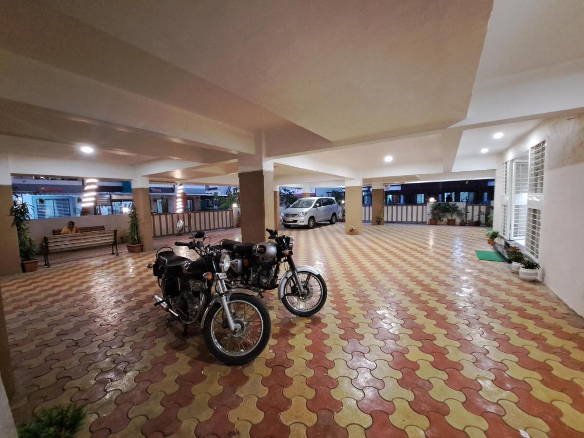 Hotel Bouquet Residency Nashik Zewnętrze zdjęcie