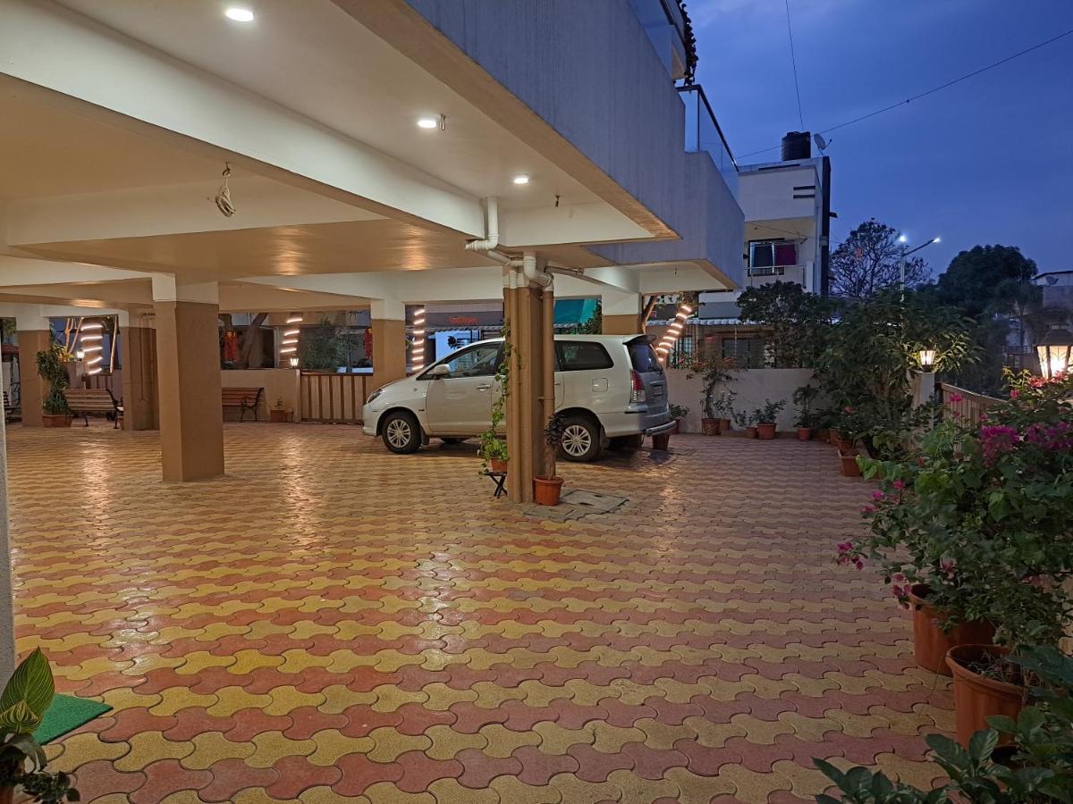 Hotel Bouquet Residency Nashik Zewnętrze zdjęcie