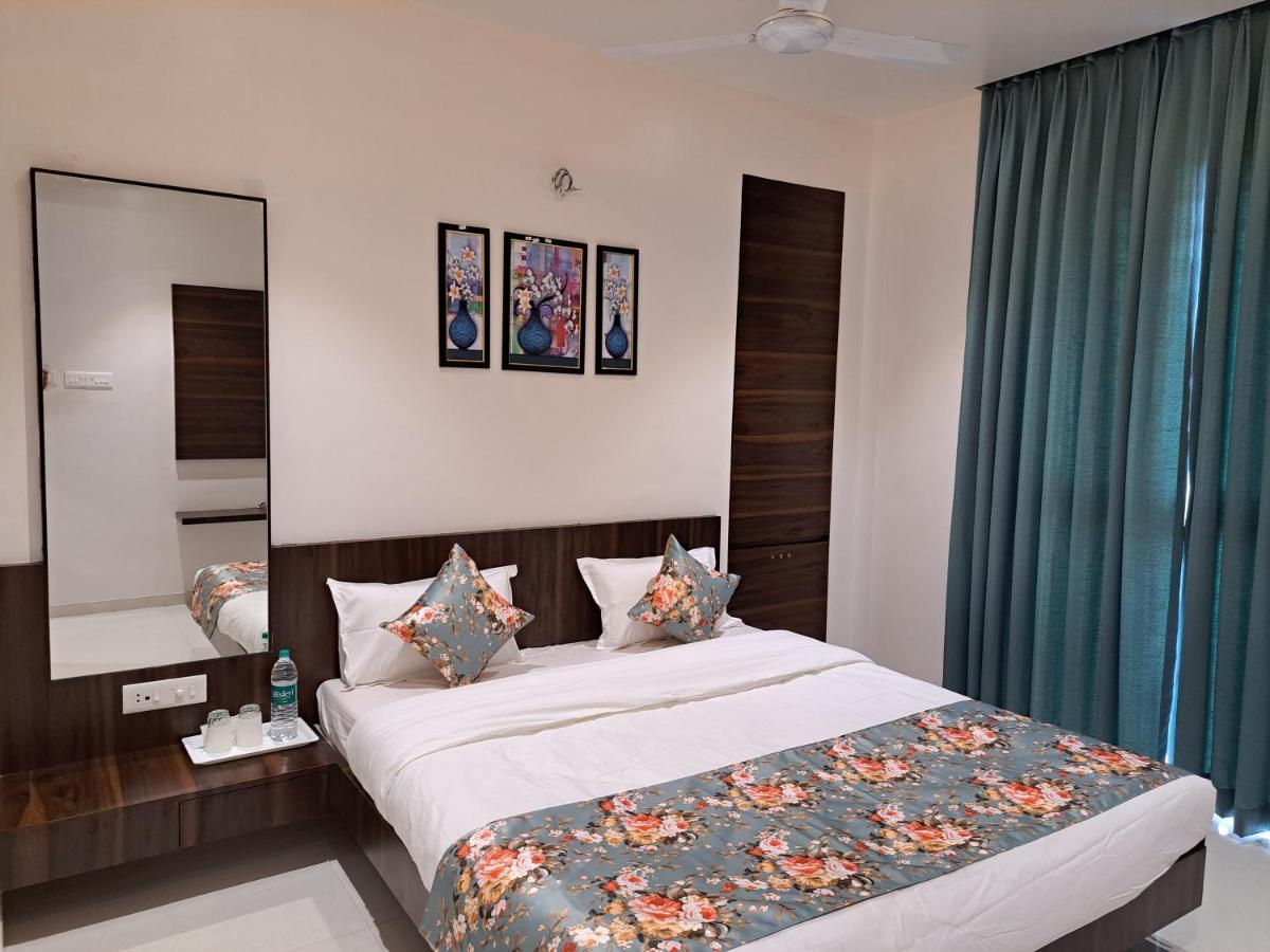 Hotel Bouquet Residency Nashik Zewnętrze zdjęcie