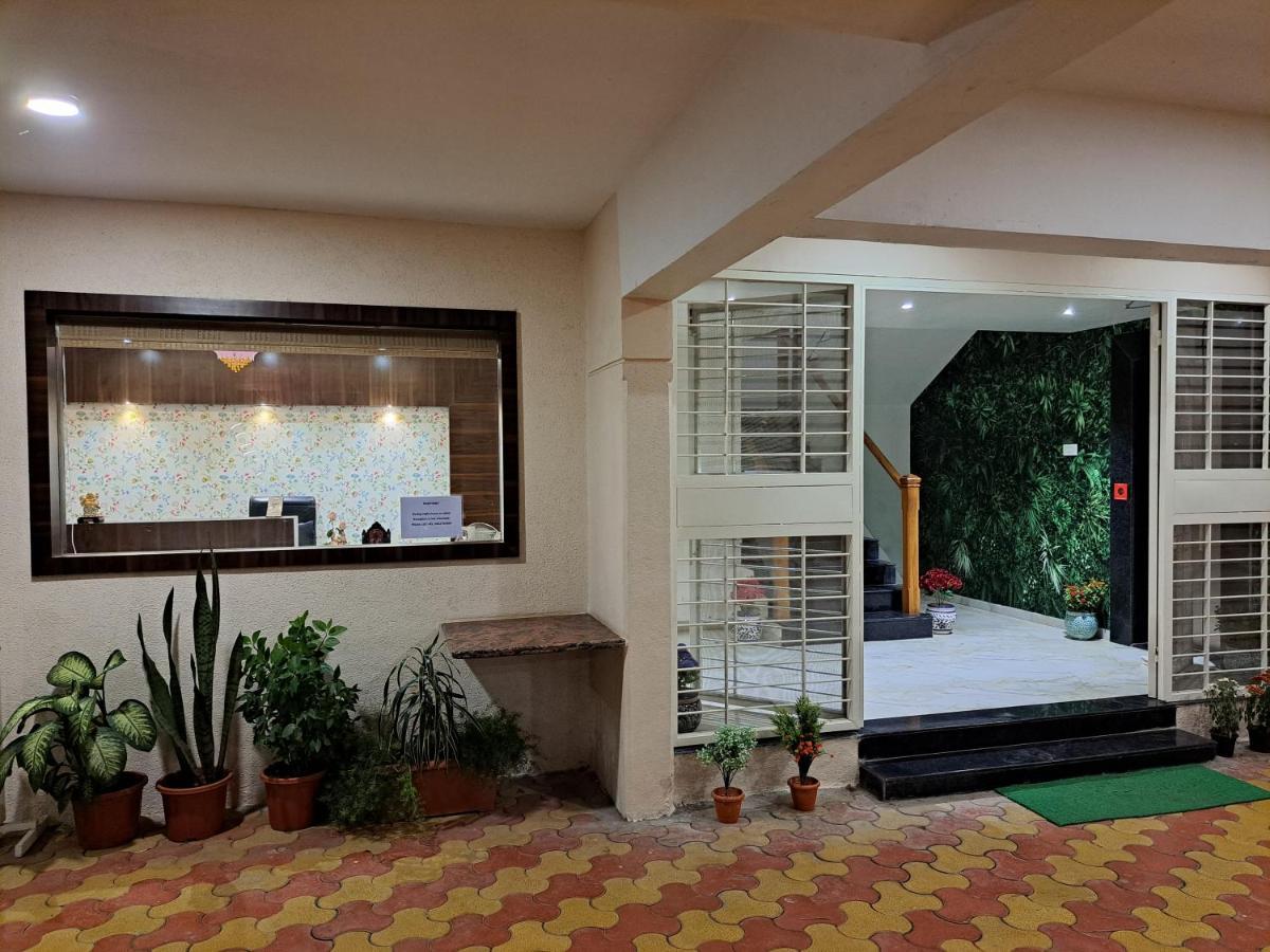 Hotel Bouquet Residency Nashik Zewnętrze zdjęcie