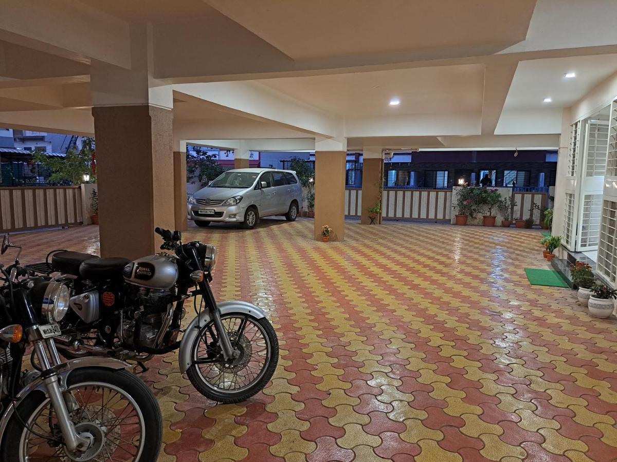 Hotel Bouquet Residency Nashik Zewnętrze zdjęcie