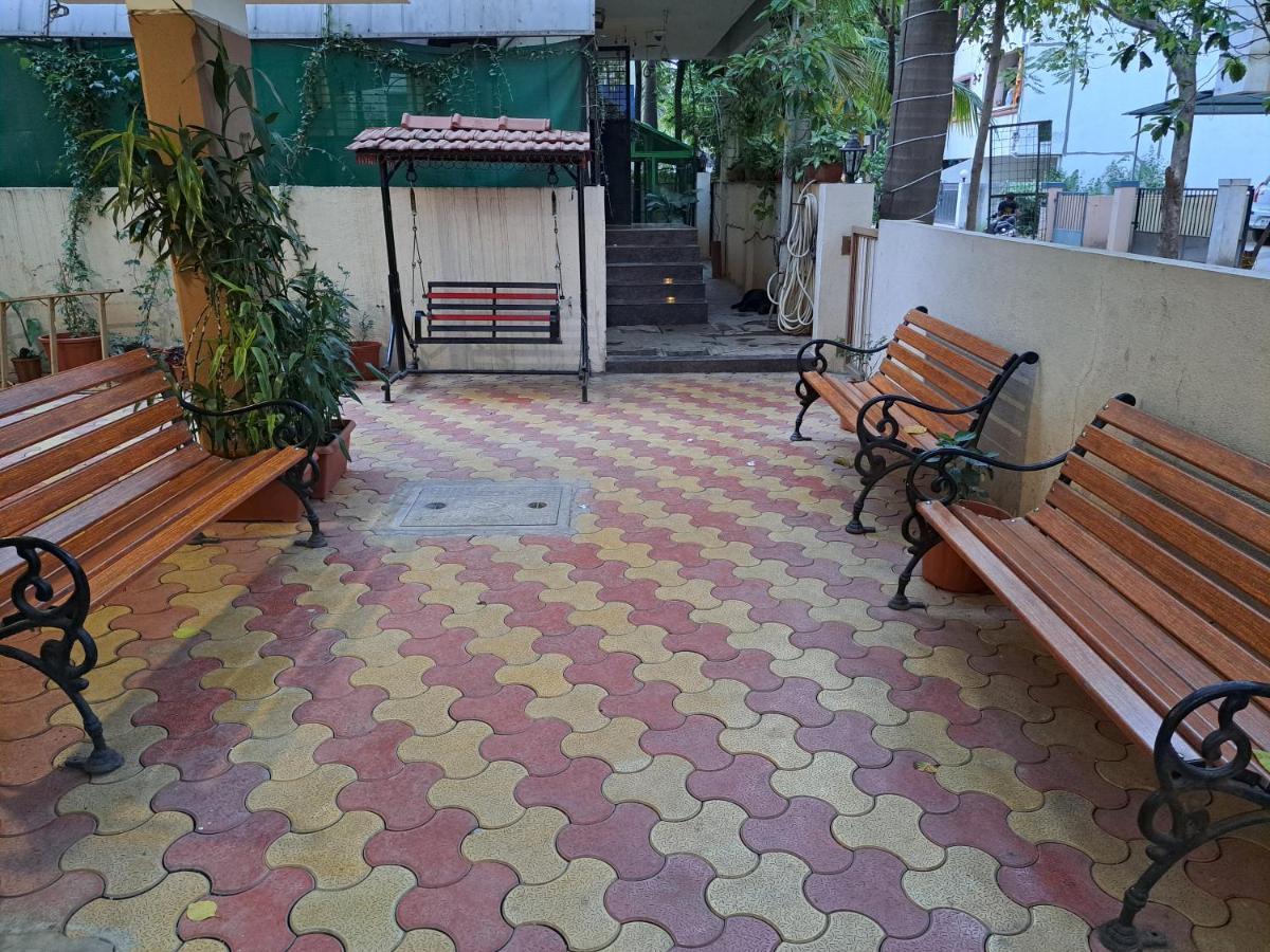 Hotel Bouquet Residency Nashik Zewnętrze zdjęcie